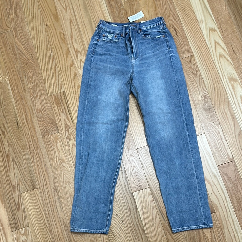 American Eagle - Baggy Mom Jean - size 4 - washed blue